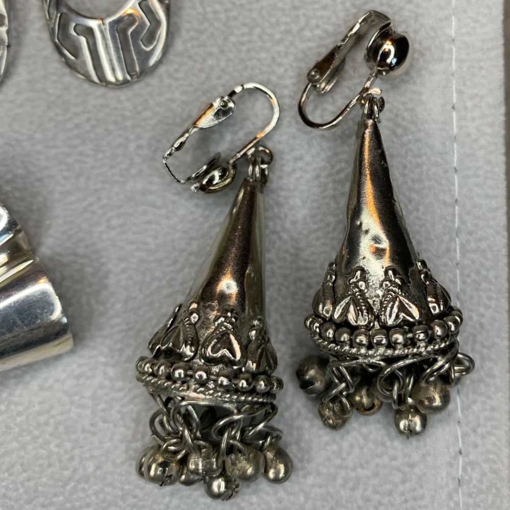 6 Pairs Vintage 925 Sterling or Pewter Earrings - Picture 3 of 9